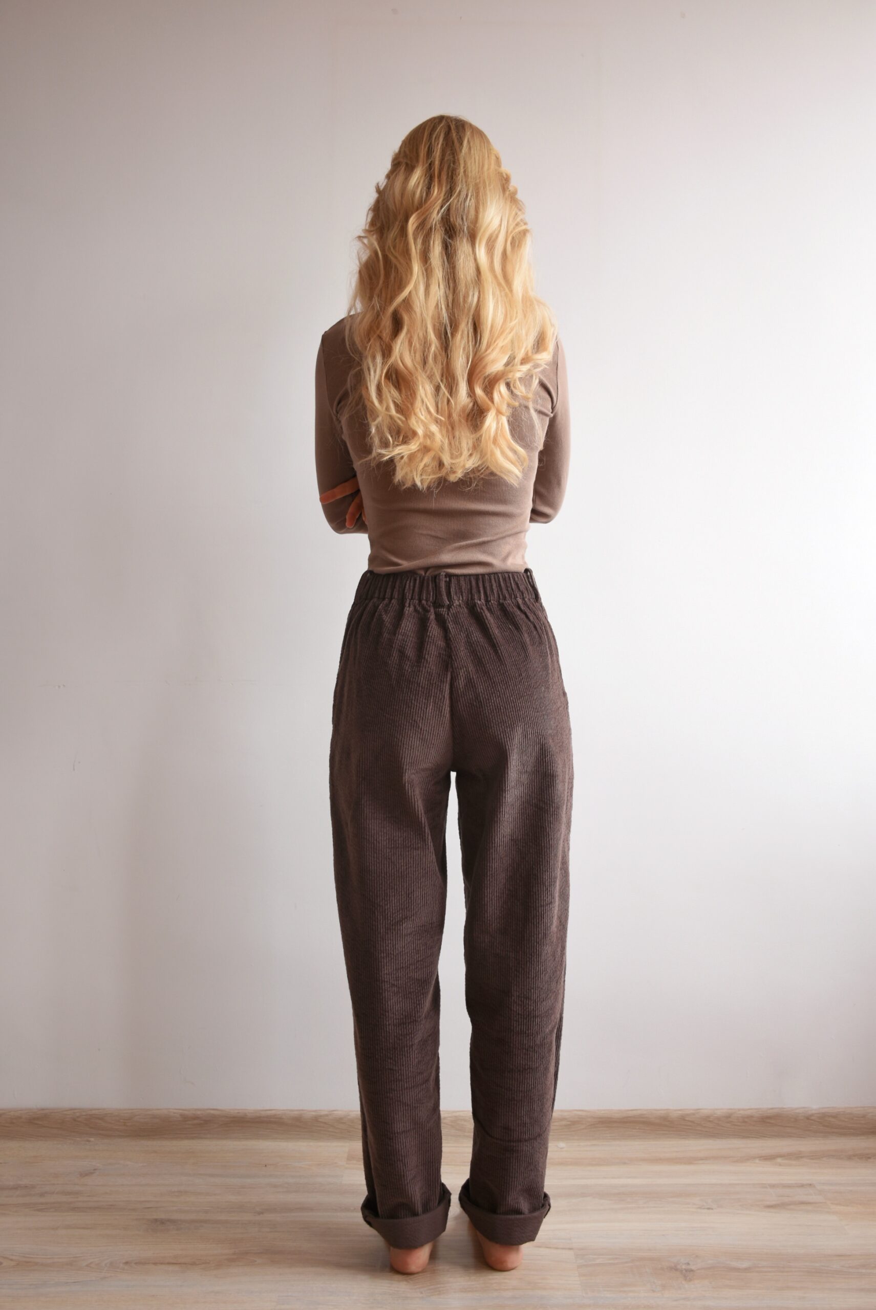 spodnie sztruksowe czekoladowe