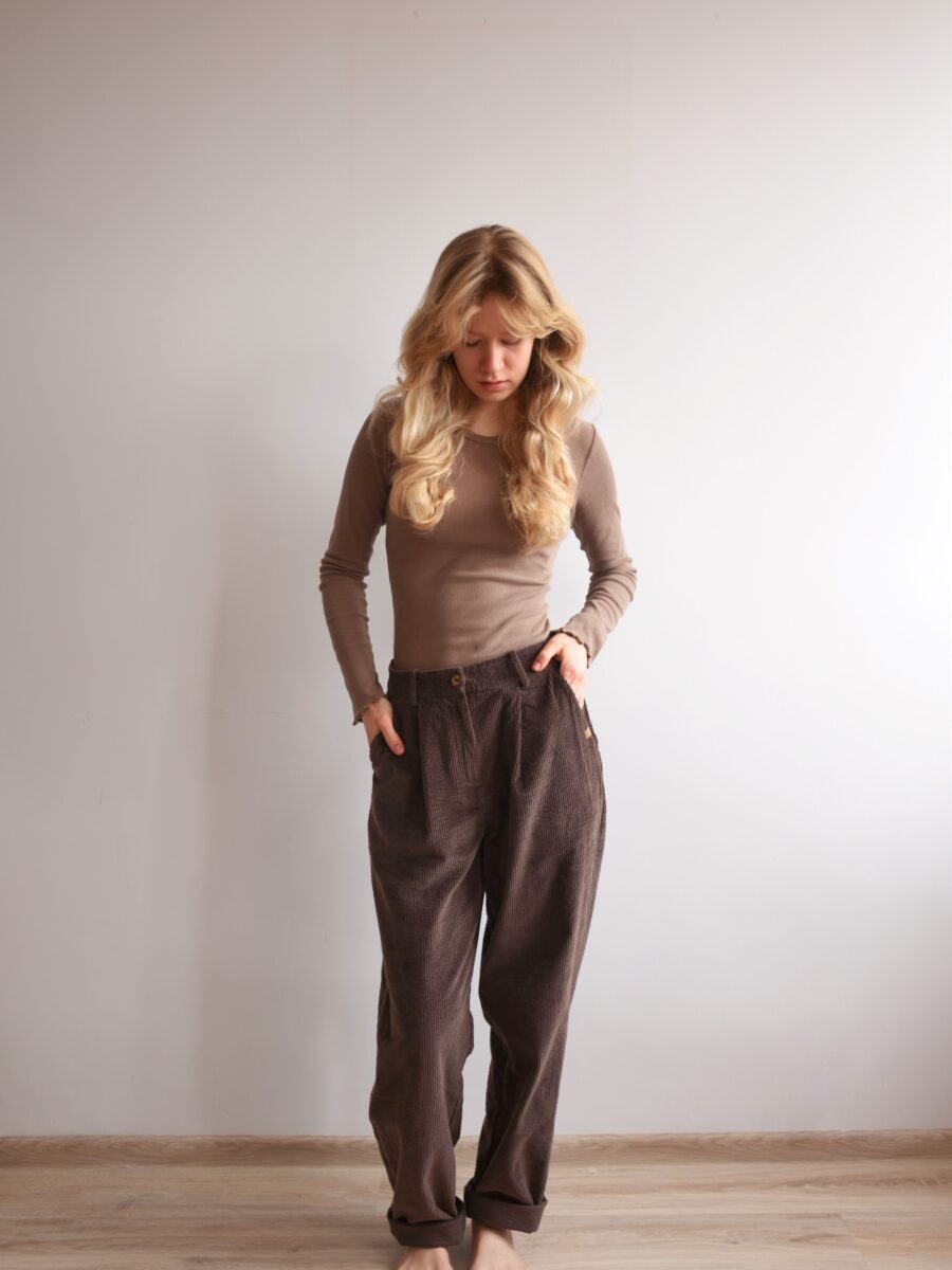 spodnie sztruksowe czekoladowe